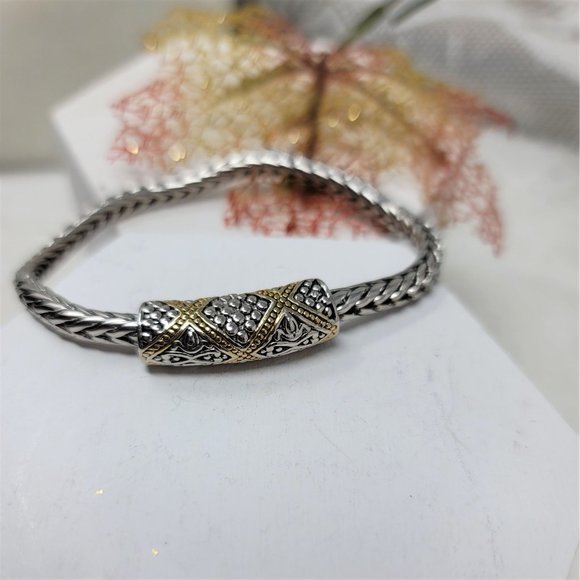 Elegant Silverstone Soft Chain Bracelet Magnetic Clasp - Picture 4 of 7